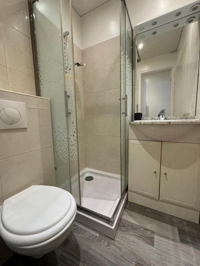 Ecrin De Verdure Au Chesnay Et Parking Gratuit Apartment Le Chesnay  Exterior foto